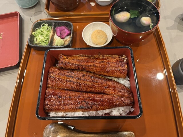うな希