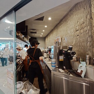 猿田彦珈琲とティキタカアイスクリームのお店_2