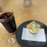 sweets cafe 四季折々 - アイスコーヒー、メロンのヴェリーヌ