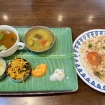 ケララの風モーニング - 料理写真:ウタパムセット　1000円（税込）
