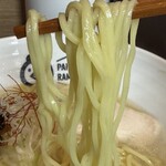 鶏の一聲 - 麺、こちら細麺