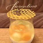 フィオレンティーナ ペストリーブティック - メロンはちみつレモンゼリー 杏仁ムース1200円