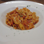 レガーメ・ダ・オルト - ランチA  アマトリチャーナペンネ(^^)
      パスタ、ペンネ、リゾットからチョイスしたのはペンネ(^^)  優しい味で超満足♪