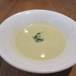 レガーメ・ダ・オルト - ランチA  さつまいものスープ(^^)  さつまいもの甘みがとっても前面に出てるし(^^)