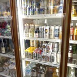 村田屋酒店 - 冷蔵ケース。