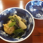 喜泉 - 野菜の炊き合わせ、最近裏蓋を見るのが愉しみになってきました
