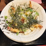 まる博 - ぶっかけの海老餅です。海苔が良い感じ。