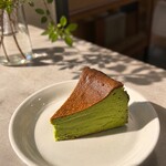 Retreatcafe - 抹茶バスクチーズケーキ