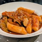 韓無量 - トッポキ　328円
