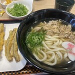 資さんうどん - 料理写真:かしわごぼ天！ネギ大盛だと大盛分は別添えでおネギがきます！1人大盛りにしたらシェア出来ちゃうくらい多いです〜