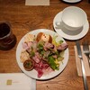 MORETHAN TAPAS LOUNGE - 第1陣はハム類メインです。烏龍茶と共に