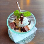 喫茶 またねって、ももぞので - チョコミントパフェ