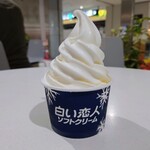 JAL PLAZA - ドリンク写真:白い恋人ソフトクリーム　450円