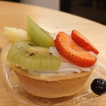 コープさっぽろ - 料理写真:タルトフルーツミックス 430円の30%引き