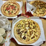 ピザハット - 料理写真:3枚の美味しそうなピザ達✨既に無くなってます!笑