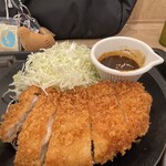 松のや - キャベツ盛も嬉しい