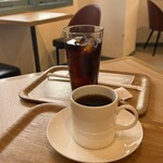 PEGGY珈琲 - 手前ケニア　奥アイスコーヒー