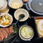味の民芸 - 料理写真:牛タン御膳。うどん追加、2皿重なってます