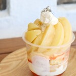 菓子屋ニコル - 【2026.07】桃と紅茶のパフェ(税込1,380円)