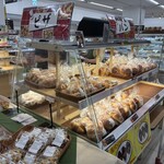 西友 - 料理写真:パンコーナーが復活してる!!