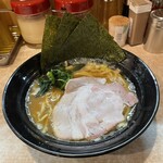 横浜家系ラーメン 麺屋いぶすけ - ラーメン
麺硬め・味普通・油普通