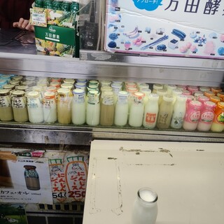 パンと牛乳の店 ミルクスタンド_1