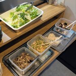 宴や - ランチのサラダは食べ放題