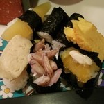 かねとも寿し - 今回のサービスは謎の１貫あり（２０１５年３月）。