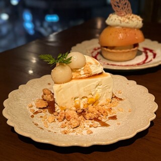 夏限定のとうもろこしや桃を使ったデザートございます！