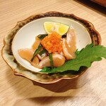 いけすと炭と薪焼と 博多 とりとりと - アコヤ貝のニラ醤油漬け