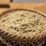 木鶏 - 美味しいお蕎麦屋さんは…
お上品な盛りが多い中…
こちらは普通盛りが170gですので、ボリュームは十分♪(๑˃̵ᴗ˂̵)