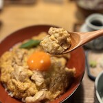 木鶏 - スプーンで掬っていただきますと…
プリッとした鶏肉は弾力ありジューシー♡(๑˃̵ᴗ˂̵)
力強さも感じ…これは美味しい〜♡