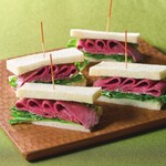 果実屋珈琲 - どっさりパストラミサンド（4P）
