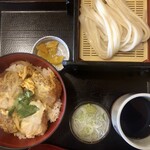 味の民芸 - 料理写真:ヒレカツ丼ランチのカツ2枚、うどん大盛り