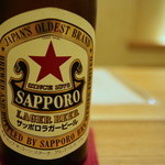 由庵 矢もり - まずは「SAPPORO赤★」で喉を潤しましょう！