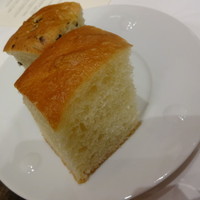 リストランテ ル・ミディ ひらまつ - ランチ　フォカッチャ