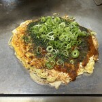 あーちゃんの店 - お好み焼き（肉玉そば）　昔ながらの素朴さが良い