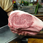 みょうが屋 - この宮崎牛サーロインですき焼き丼！うひゃー！！笑