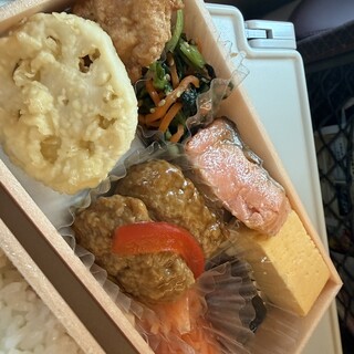 象印銀白弁当_1