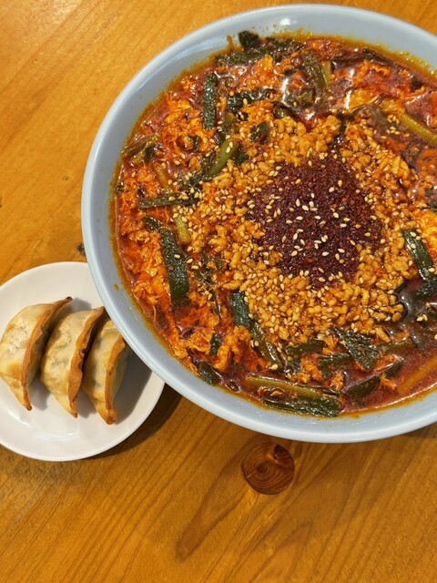博多鉄板焼肉 どまんなか 本店