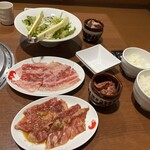 焼肉冷麺やまなか家 - 