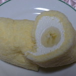 三鴻深瀬菓子店 - ふわふわ生地に生クリームとバナナがたっぷり