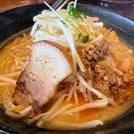 らーめん 海山 - 料理写真:濃厚味噌ラーメン 極太麺 950円