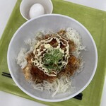 環太平洋大学 第2食堂 - からマヨ丼(大)450円＋温泉卵60円2026/07