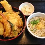 夢庵 - 料理写真:季節の天丼と小せいろうどんセット(税抜919円)