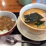 ラーメンねぎっこ - ハーフ味噌ラーメンとカレー丼セット590円