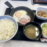 吉野家 - 料理写真:ハムエッグ牛小鉢定食567円