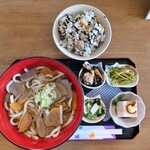 まごころキッチン くろすけ - けんちんうどん＆日替わりご飯
