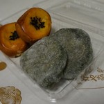 御菓子司かさ國 - いも焼き（105円）とやきもち（105円）