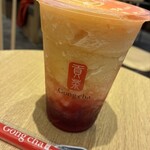 ゴンチャ - ドリンク写真:ざくろ＆ストロベリーアールグレージェラッティー
